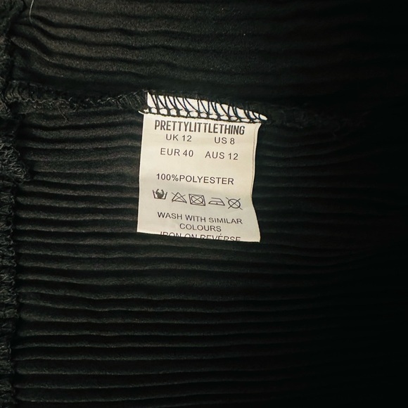 Pretty Little Thing Black Plunge Neck Pleated Party Dress Womens 8 UK12 - Picture 6 of 6